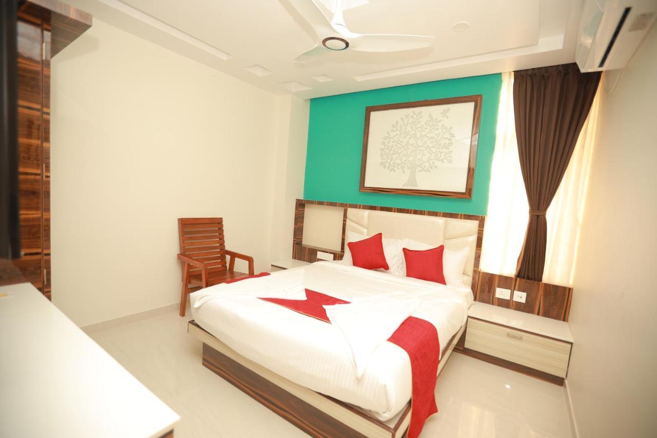 Sree Bharat Residency Hotel Alandurai Exterior photo