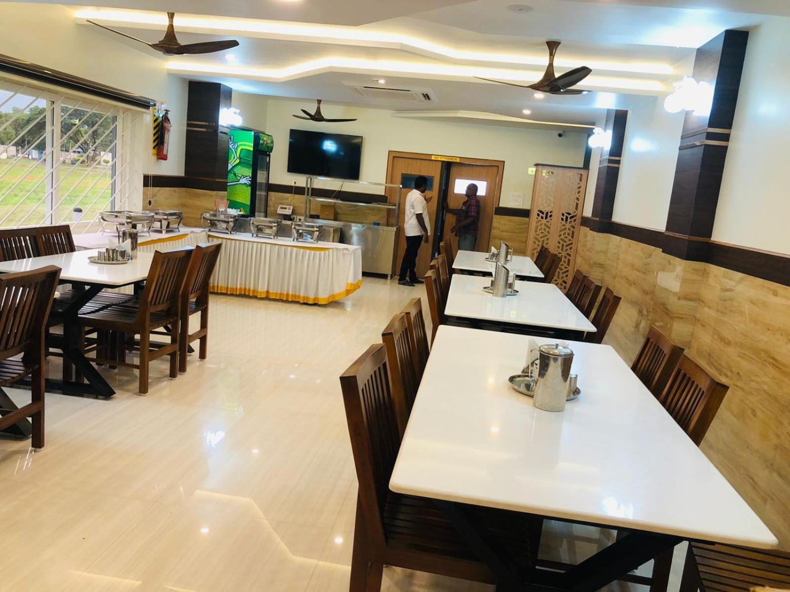 Sree Bharat Residency Hotel Alandurai Exterior photo