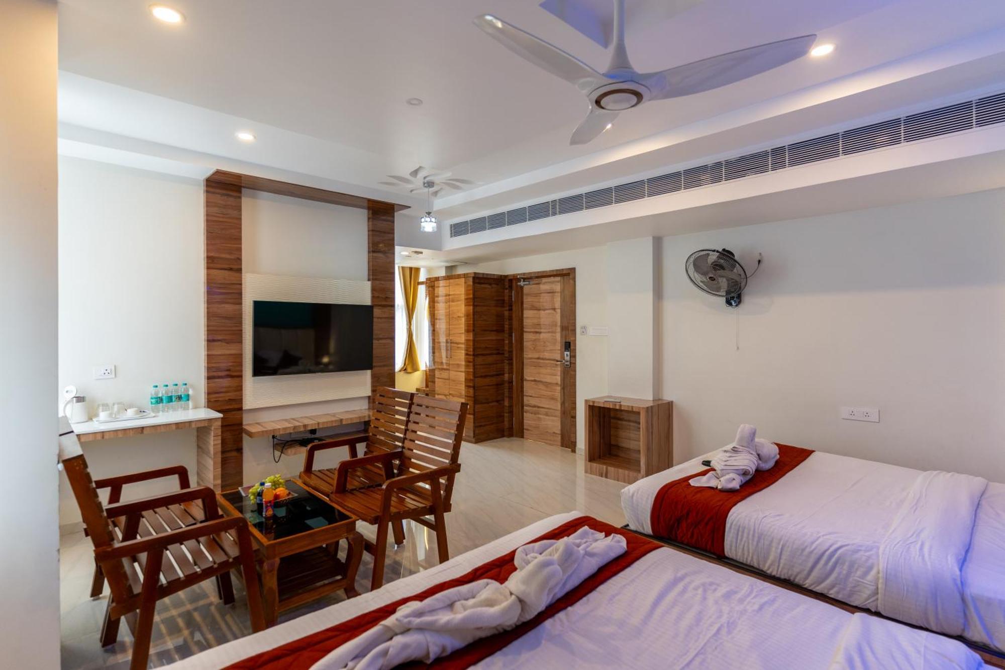 Sree Bharat Residency Hotel Alandurai Exterior photo
