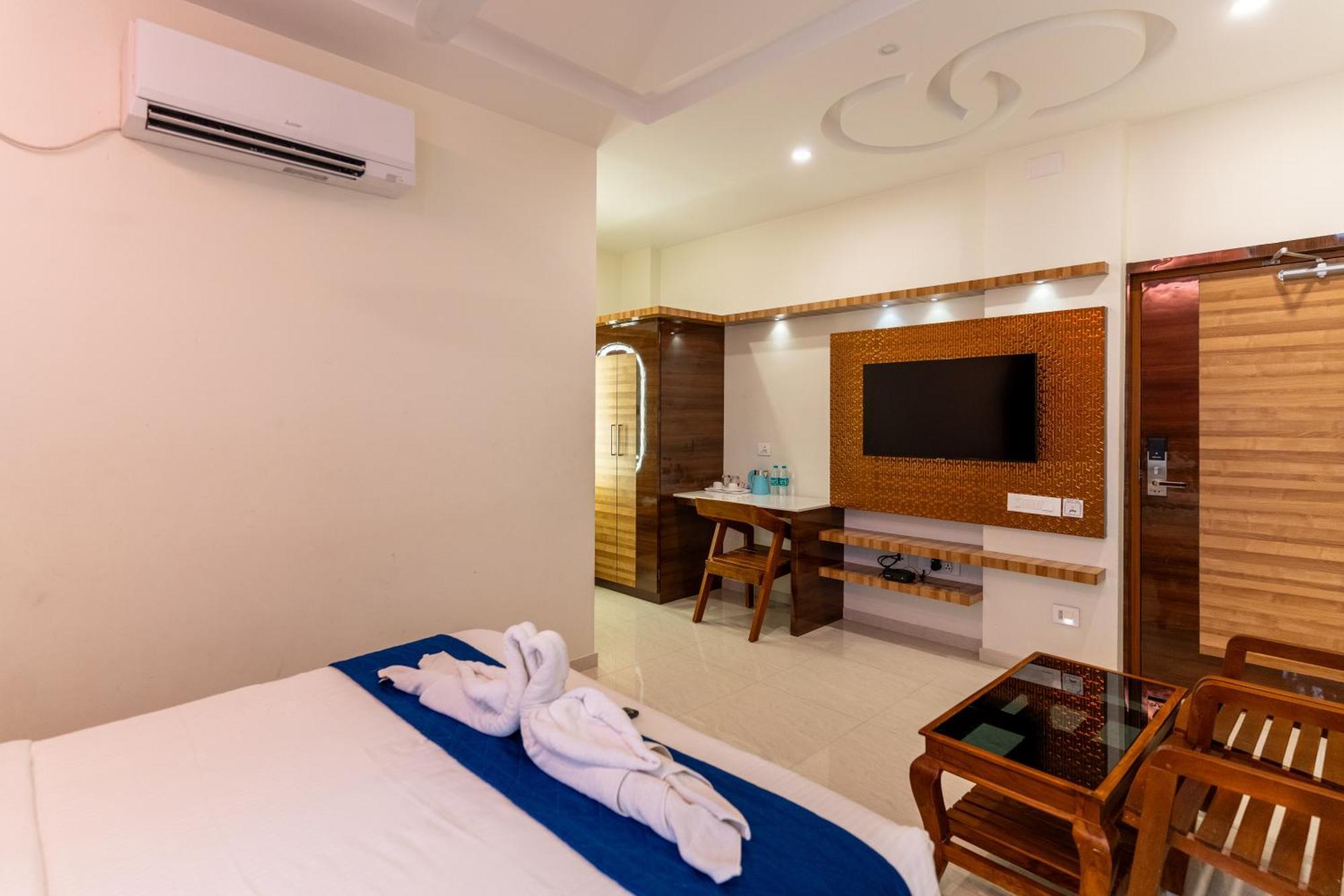 Sree Bharat Residency Hotel Alandurai Exterior photo