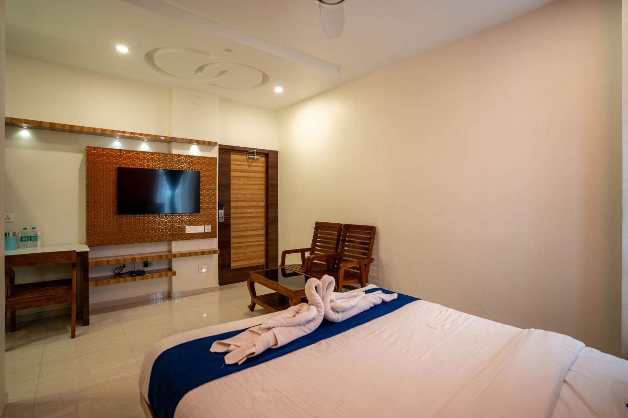 Sree Bharat Residency Hotel Alandurai Exterior photo