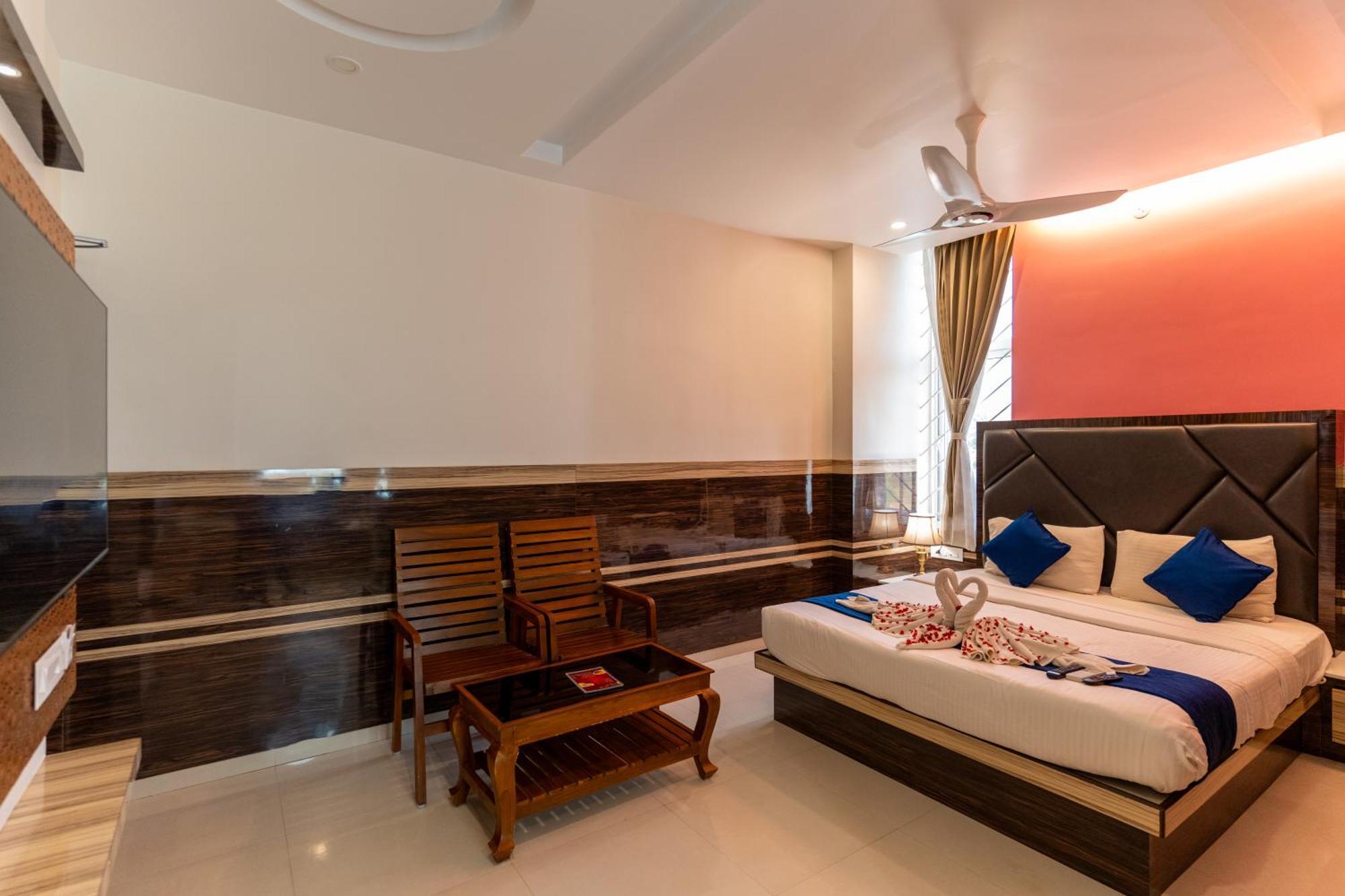Sree Bharat Residency Hotel Alandurai Exterior photo