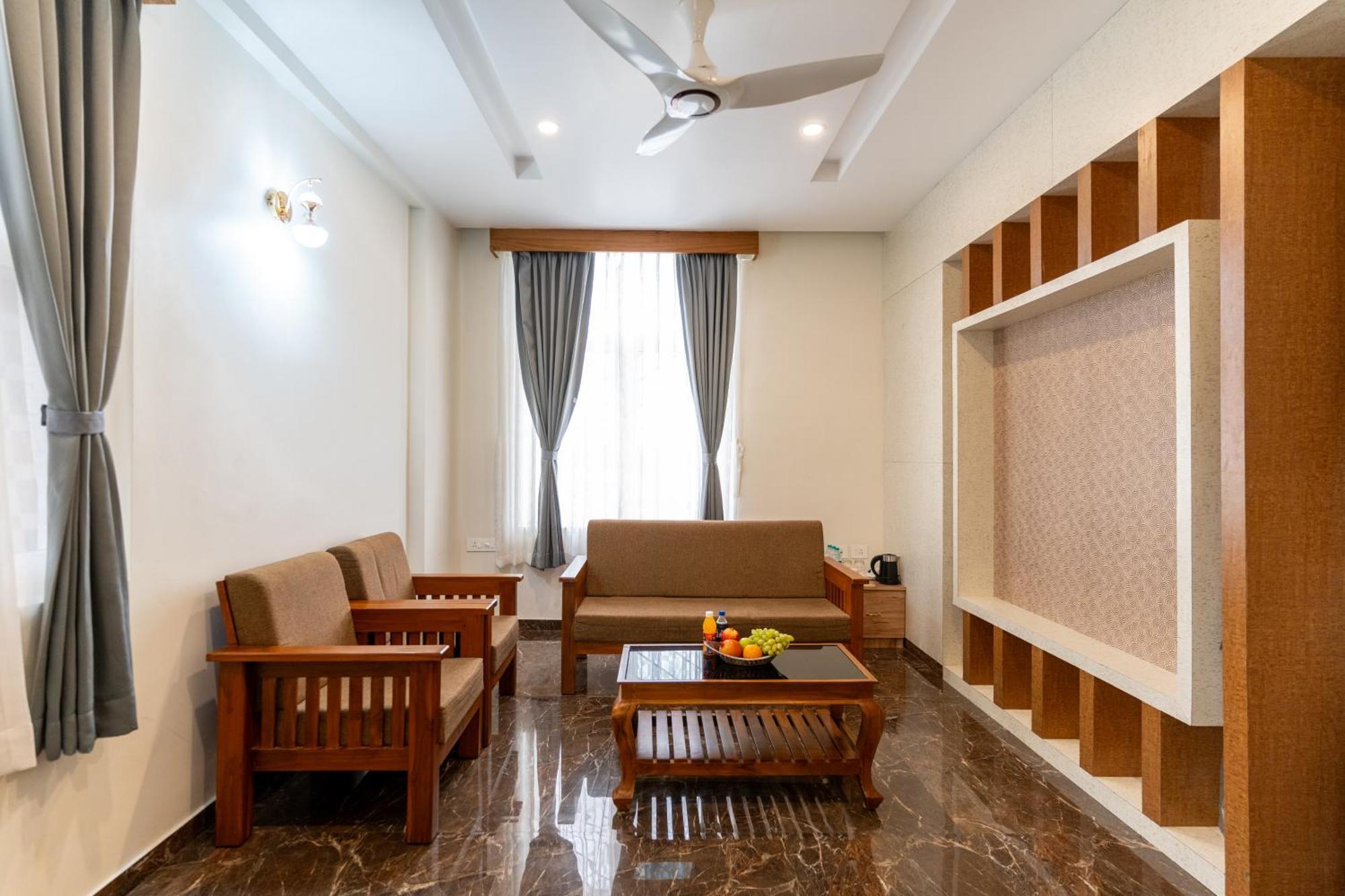 Sree Bharat Residency Hotel Alandurai Exterior photo