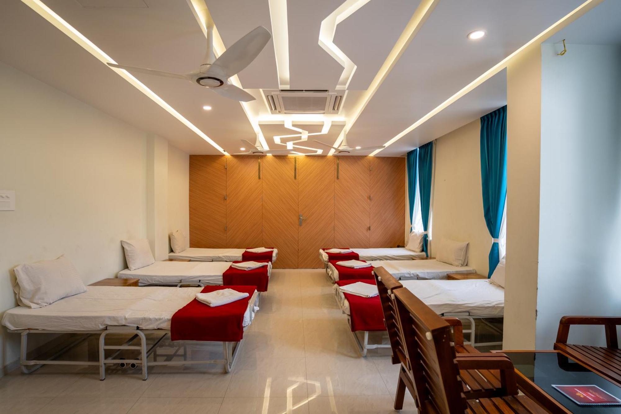 Sree Bharat Residency Hotel Alandurai Exterior photo