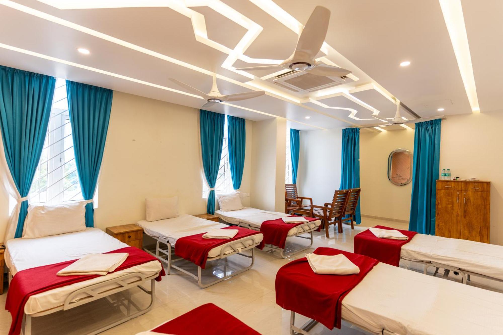 Sree Bharat Residency Hotel Alandurai Exterior photo