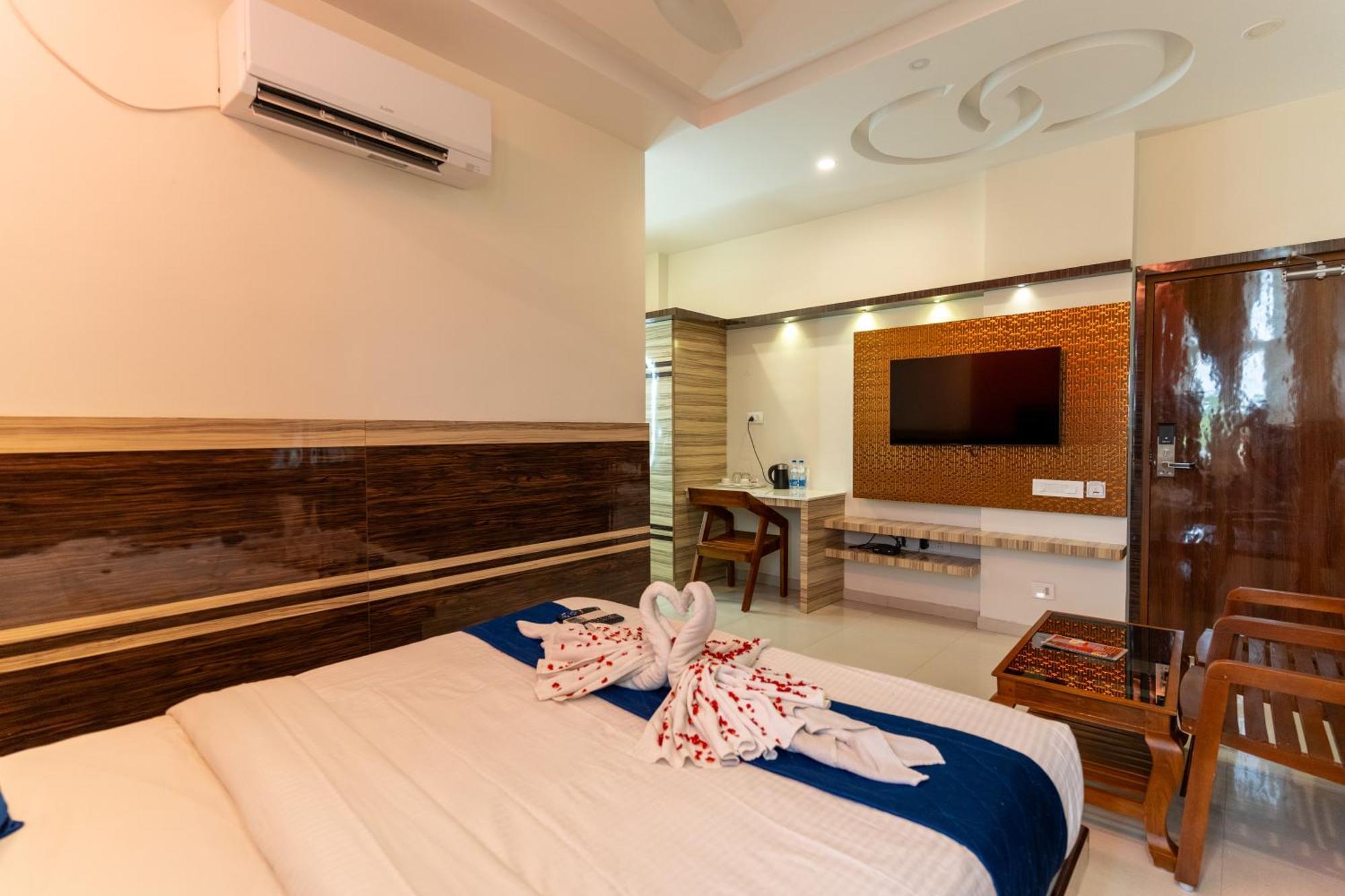 Sree Bharat Residency Hotel Alandurai Exterior photo