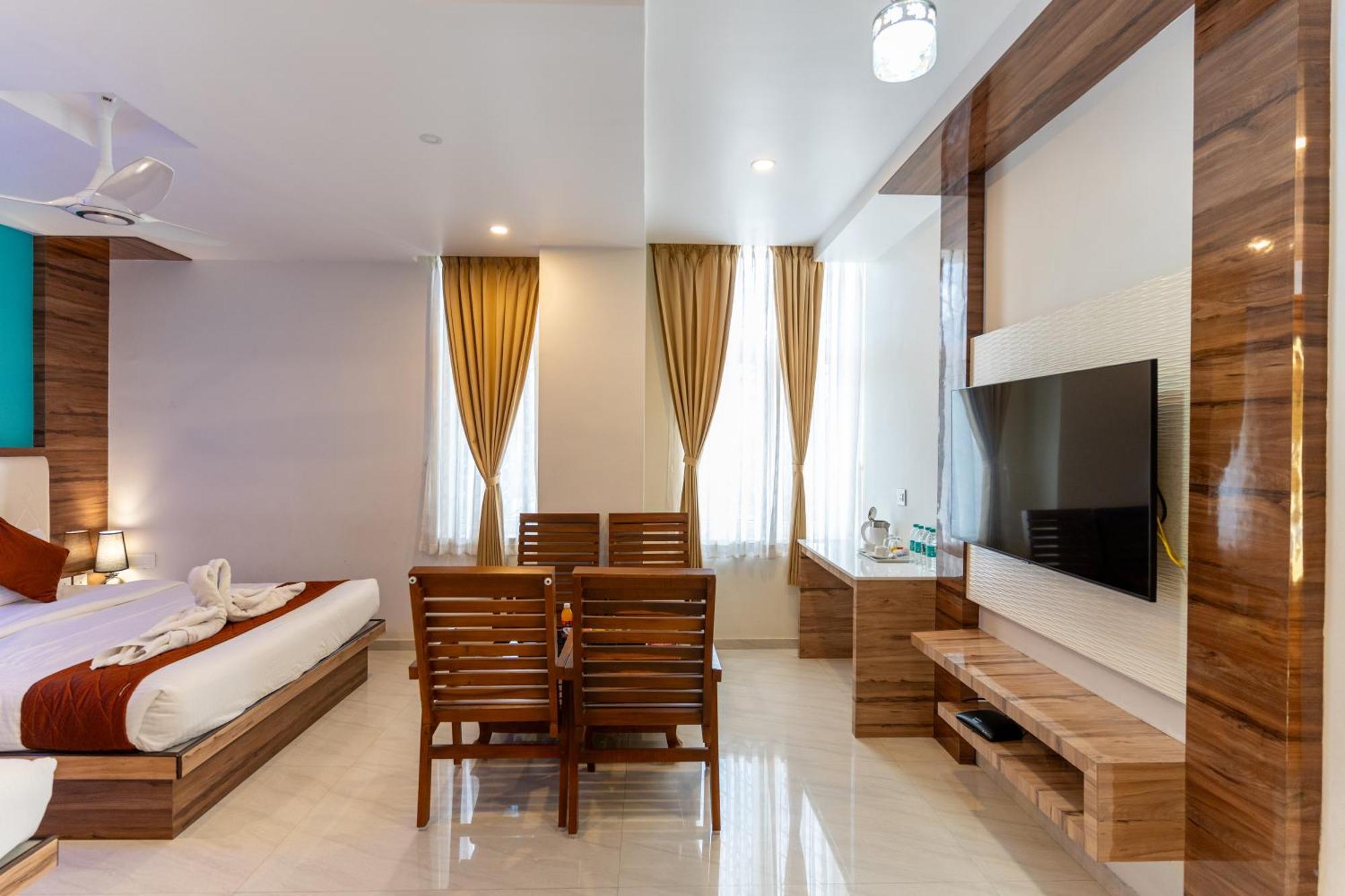 Sree Bharat Residency Hotel Alandurai Exterior photo